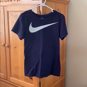 Short sleeved t-shirt.